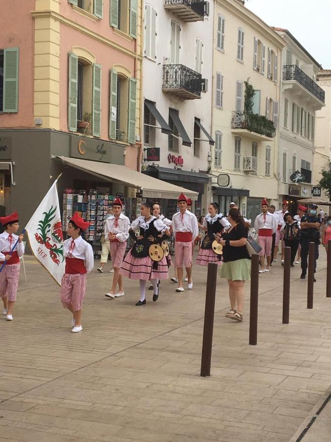 Lisa V Apart Cannes Bagian luar foto